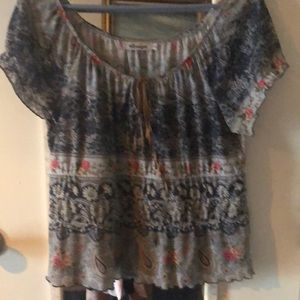 Women’s top Brand: Younique Size: Large Color: Blue floral